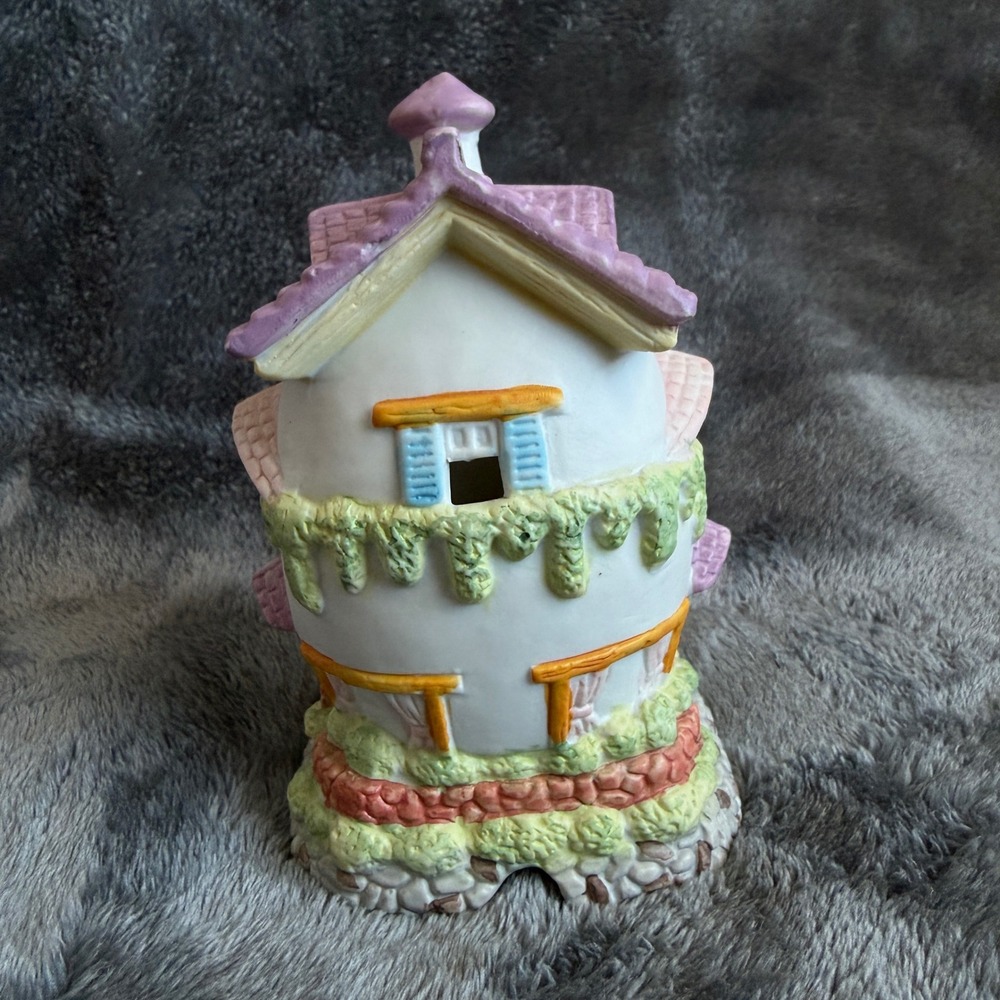 Vintage 1990s Bunnyville Gardens Easter House Station Porcelain Village w/ Box - Picture 3 of 5